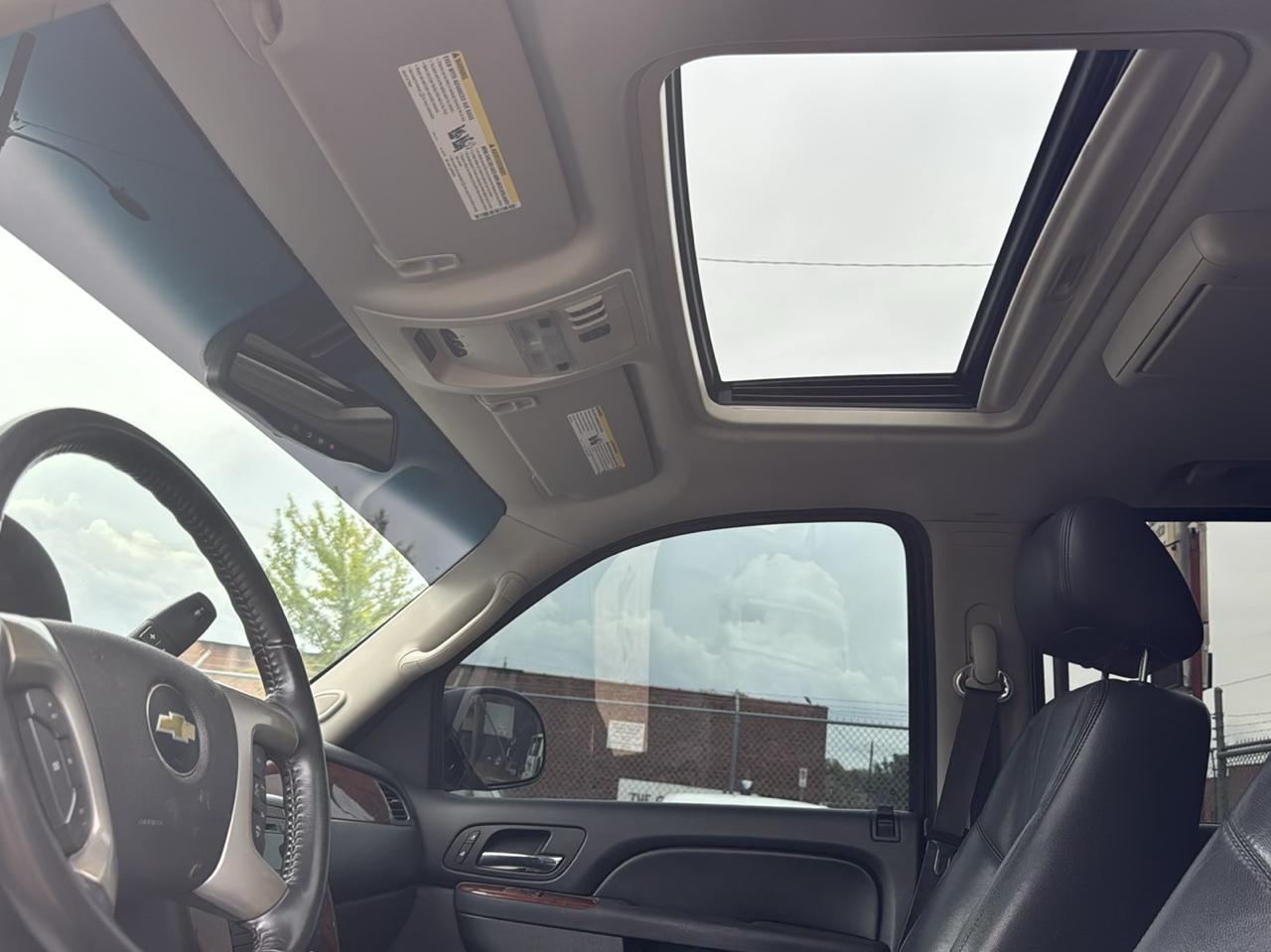 Chevrolet Suburban LT 1500 2WD 2014