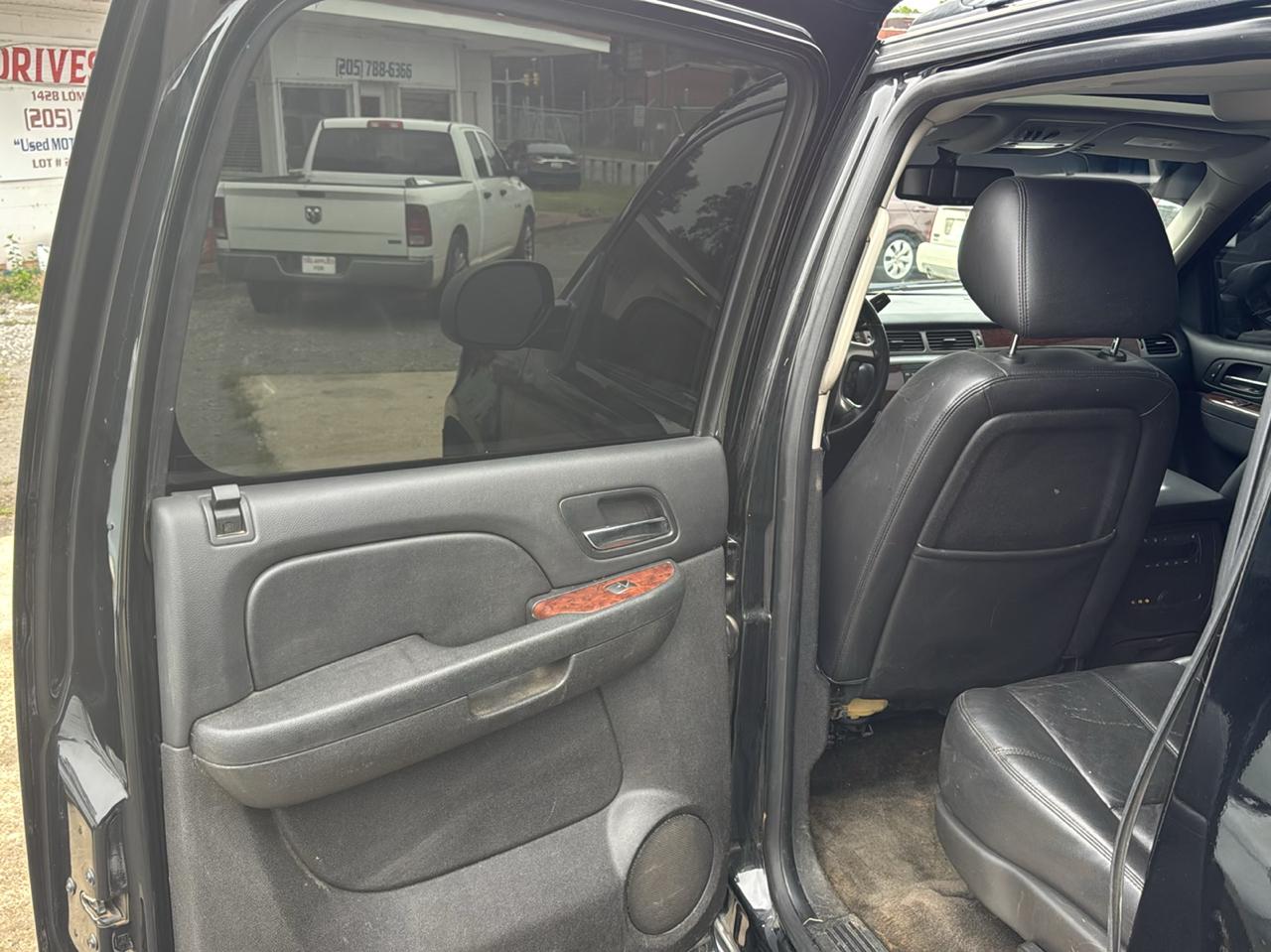 Chevrolet Suburban LT 1500 2WD 2014