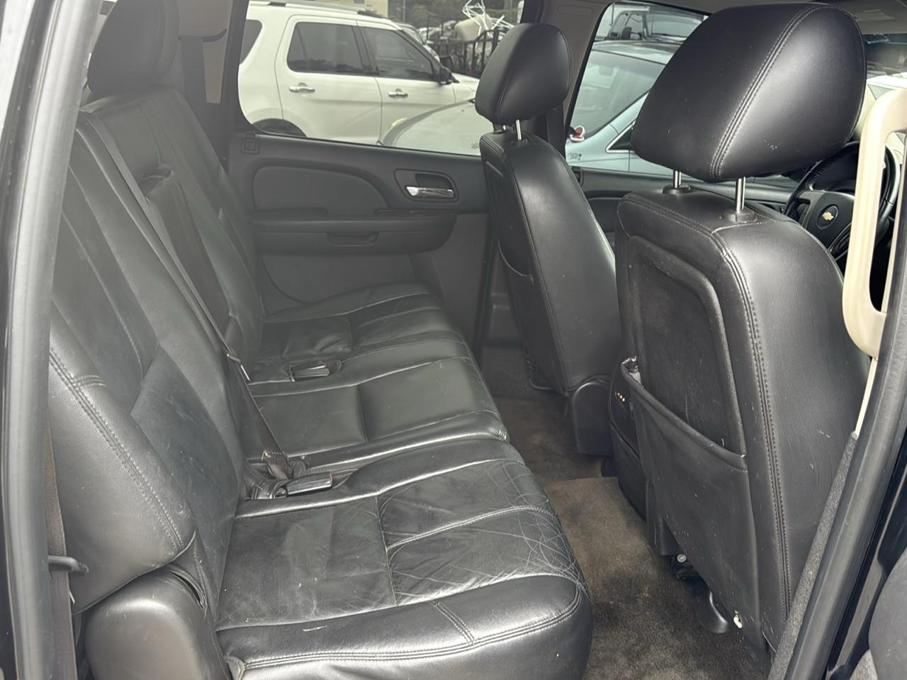 Chevrolet Suburban LT 1500 2WD 2014