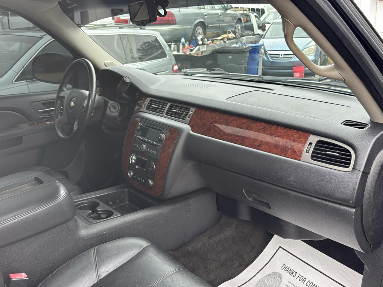 Chevrolet Suburban LT 1500 2WD 2014