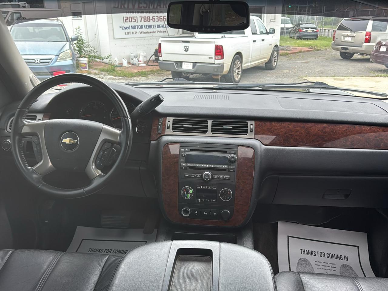 Chevrolet Suburban LT 1500 2WD 2014