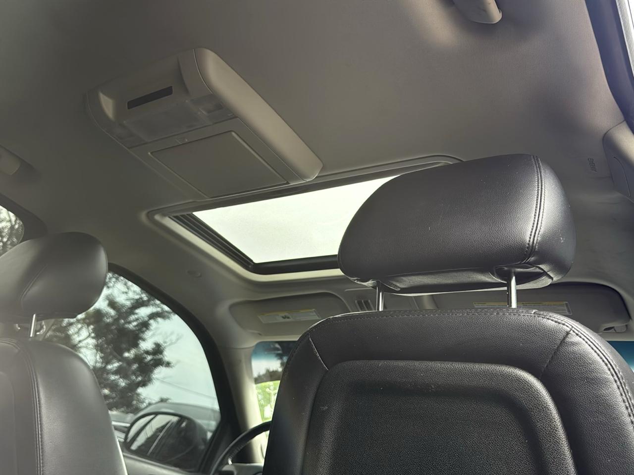 Chevrolet Suburban LT 1500 2WD 2014