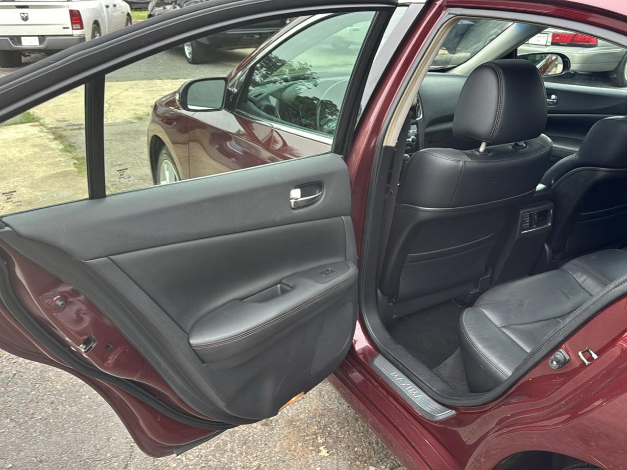 Nissan Maxima S 2009