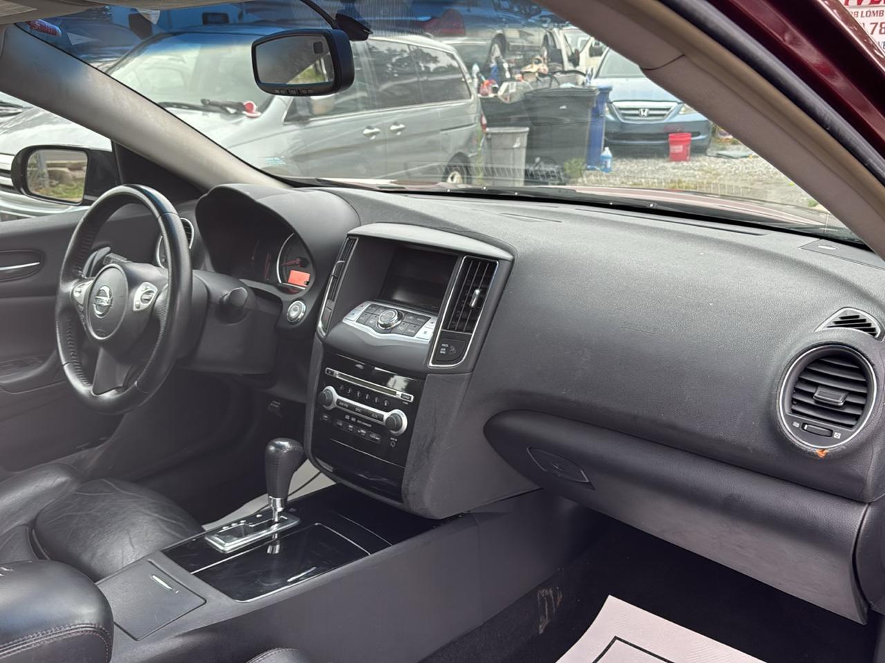 Nissan Maxima S 2009