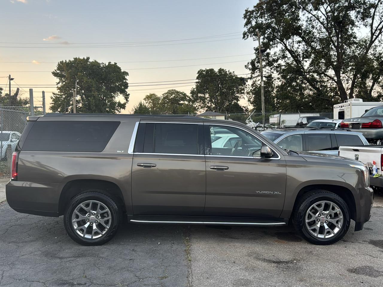 GMC Yukon XL SLT 2WD 2016