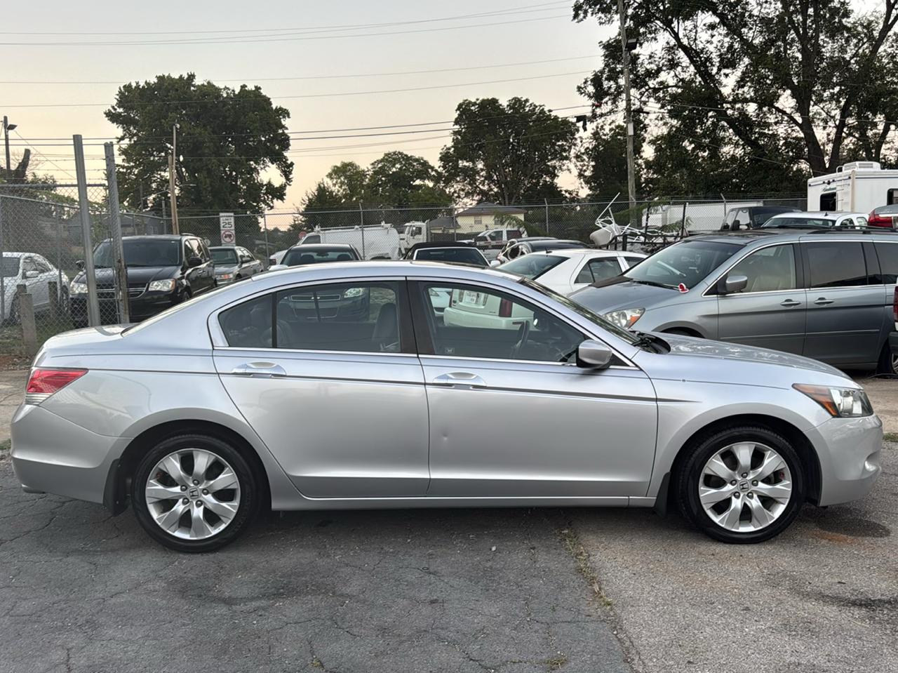 Honda Accord EX-L V-6 Sedan AT 2009