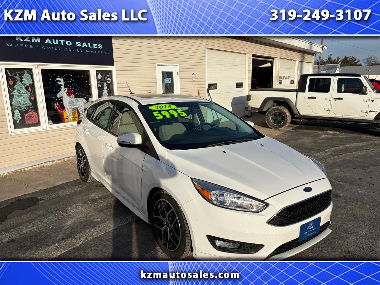 2015 Ford Focus SE's photo