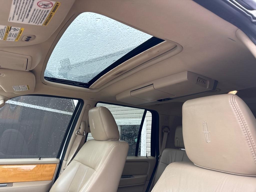 Lincoln Navigator 4WD 2010