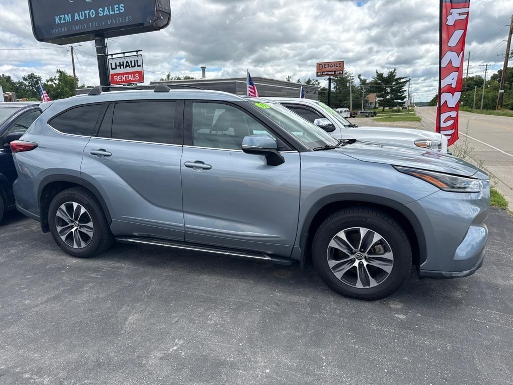 Toyota Highlander XLE FWD V6 2021