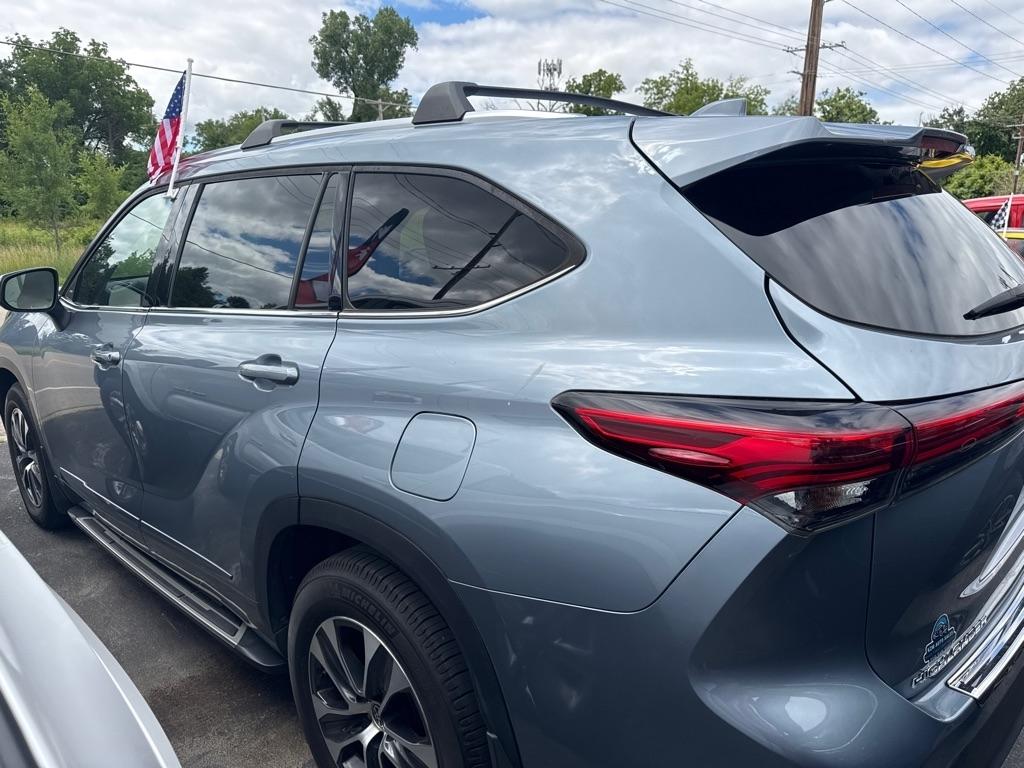 Toyota Highlander XLE FWD V6 2021