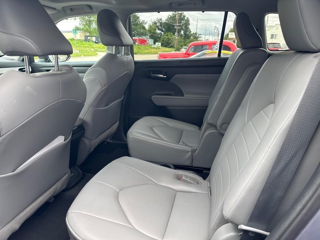 Toyota Highlander XLE FWD V6 2021
