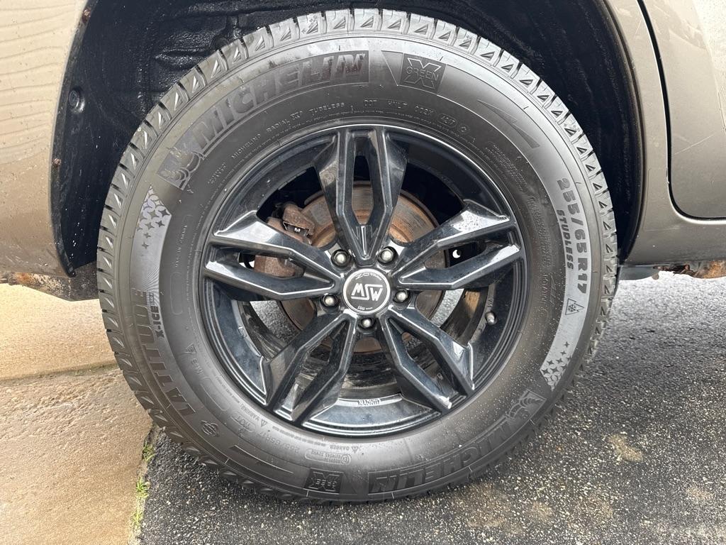 Toyota RAV4 Base I4 4WD with 3rd Row 2010