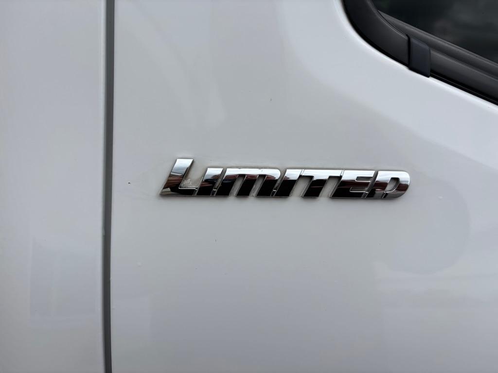 Toyota Tacoma Limited Double Cab V6 6AT 4WD 2017