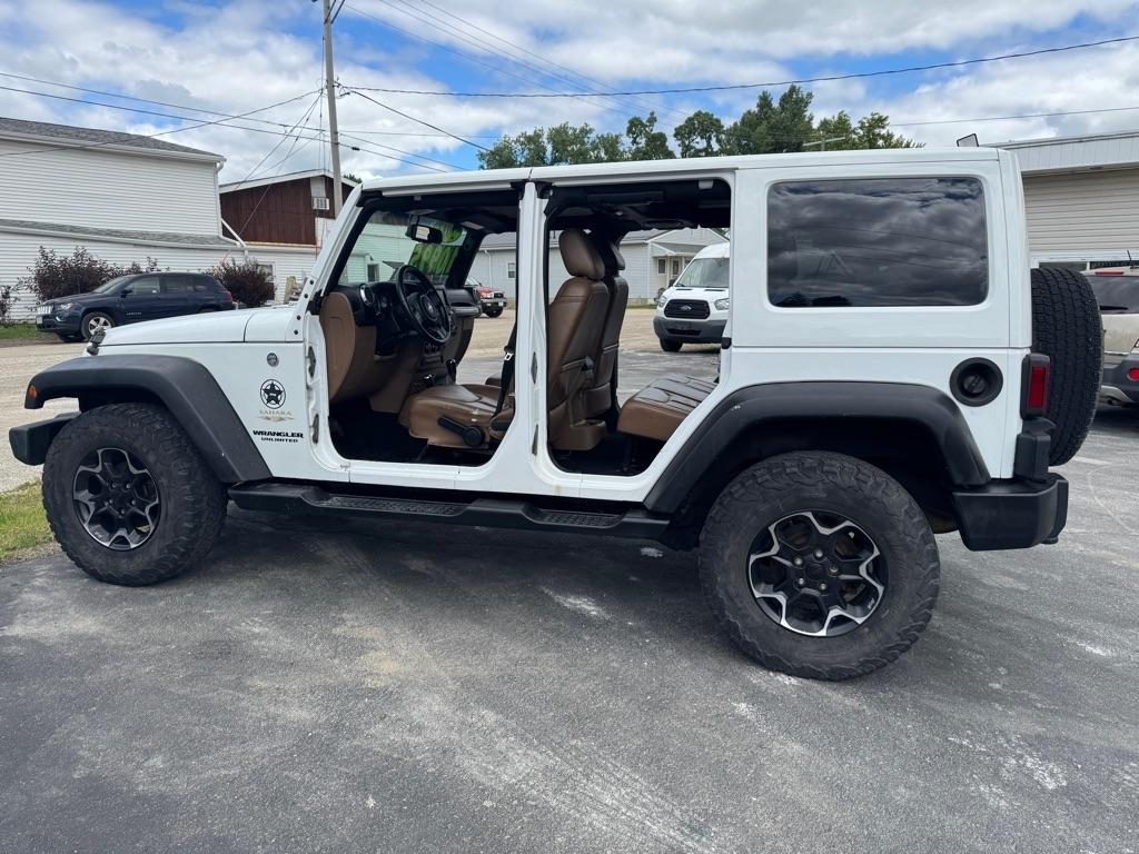 Jeep Wrangler Unlimited Sahara 4WD 2013