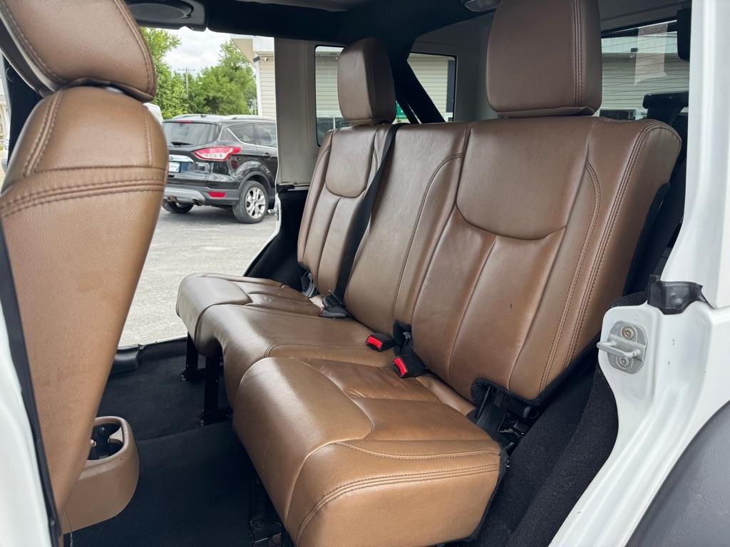 Jeep Wrangler Unlimited Sahara 4WD 2013