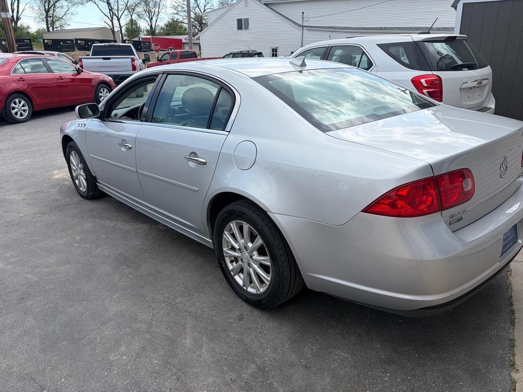 Buick Lucerne CXL 2011