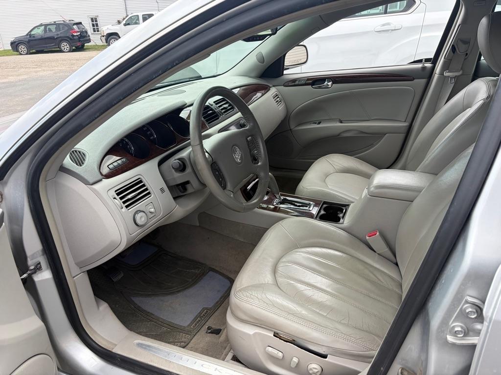 Buick Lucerne CXL 2011