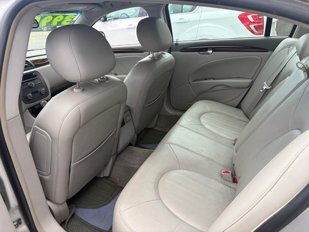 Buick Lucerne CXL 2011