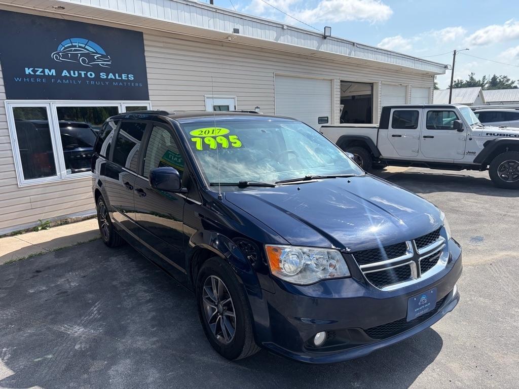 2017 Dodge Grand Caravan SXT's photo