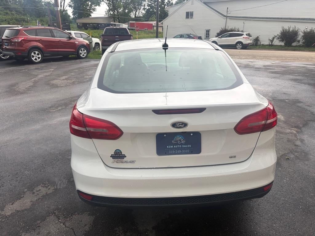 Ford Focus SE Sedan 2016