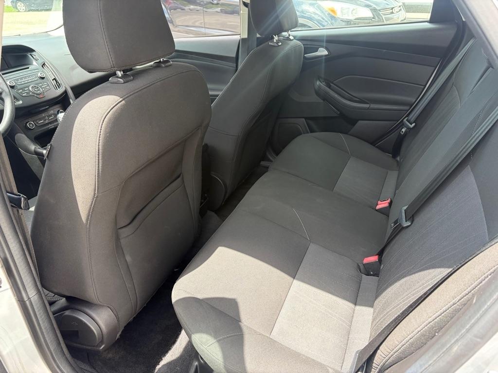 Ford Focus SE Hatch 2015
