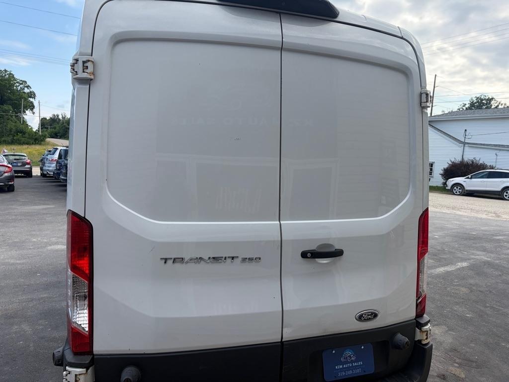 Ford Transit 250 Van Med. Roof w/Sliding Pass. 148-in. WB 2018