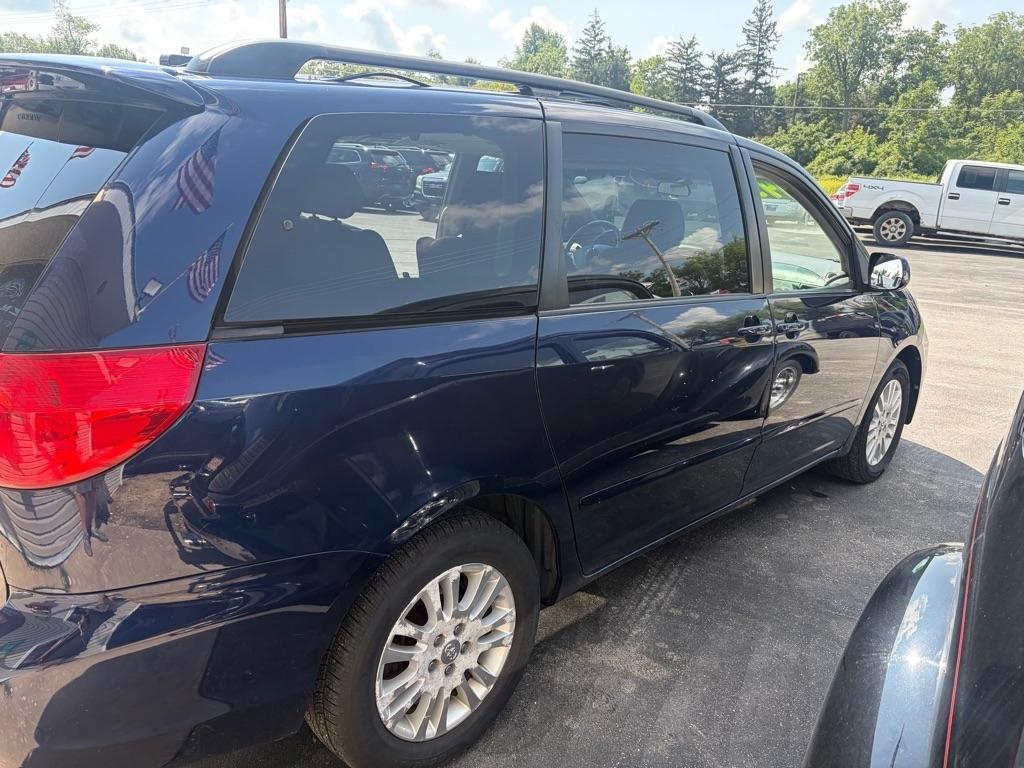 Toyota Sienna XLE FWD 2007