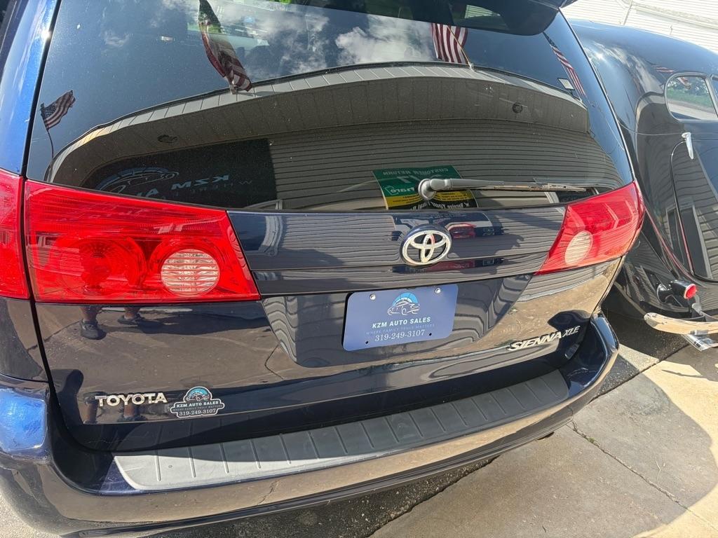 Toyota Sienna XLE FWD 2007