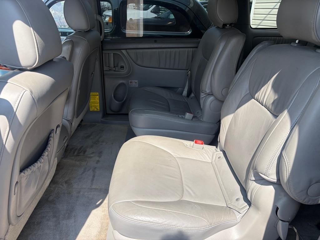 Toyota Sienna XLE FWD 2007