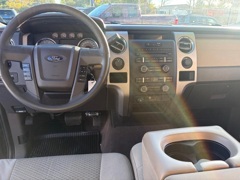 Ford F-150 XL SuperCrew 5.5-ft. Bed 4WD 2010