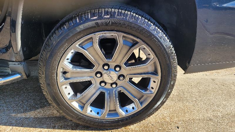 GMC Yukon Denali  2017