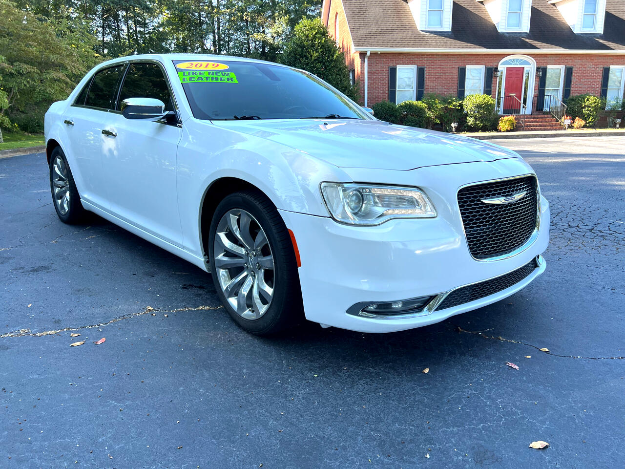 Chrysler 300  2019