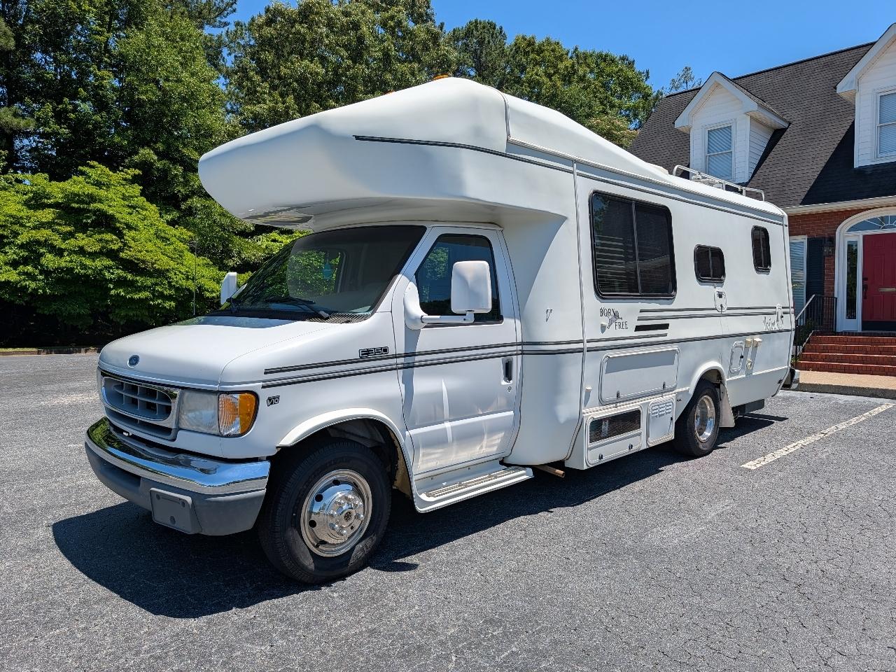 1998 Ford Econoline 138" WB DRW