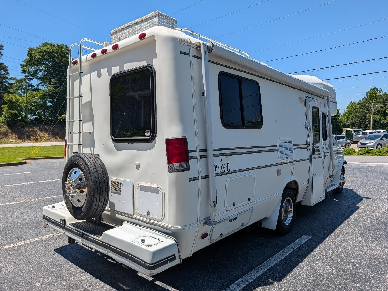 Ford Econoline 138" WB DRW 1998