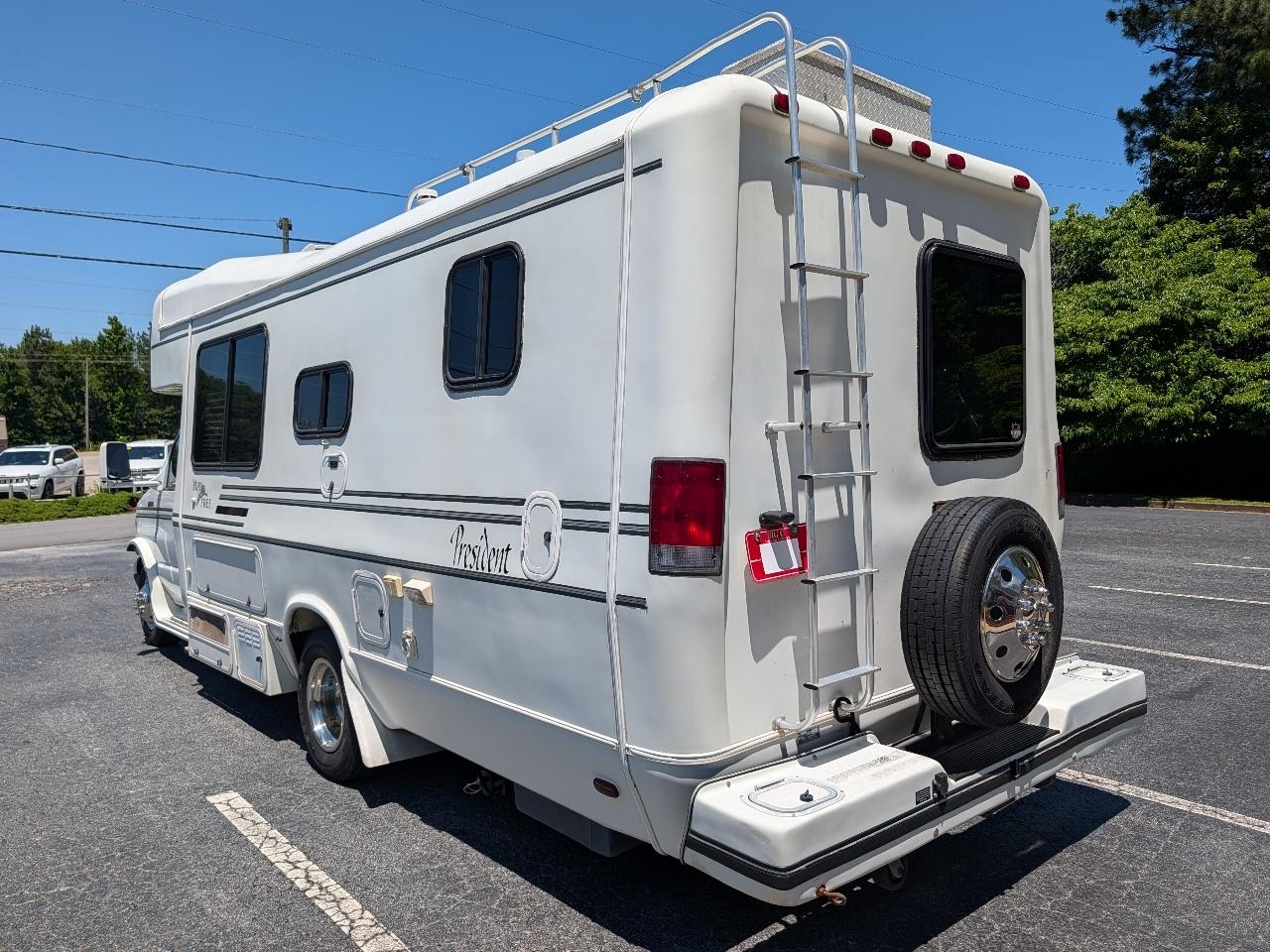 Ford Econoline 138" WB DRW 1998