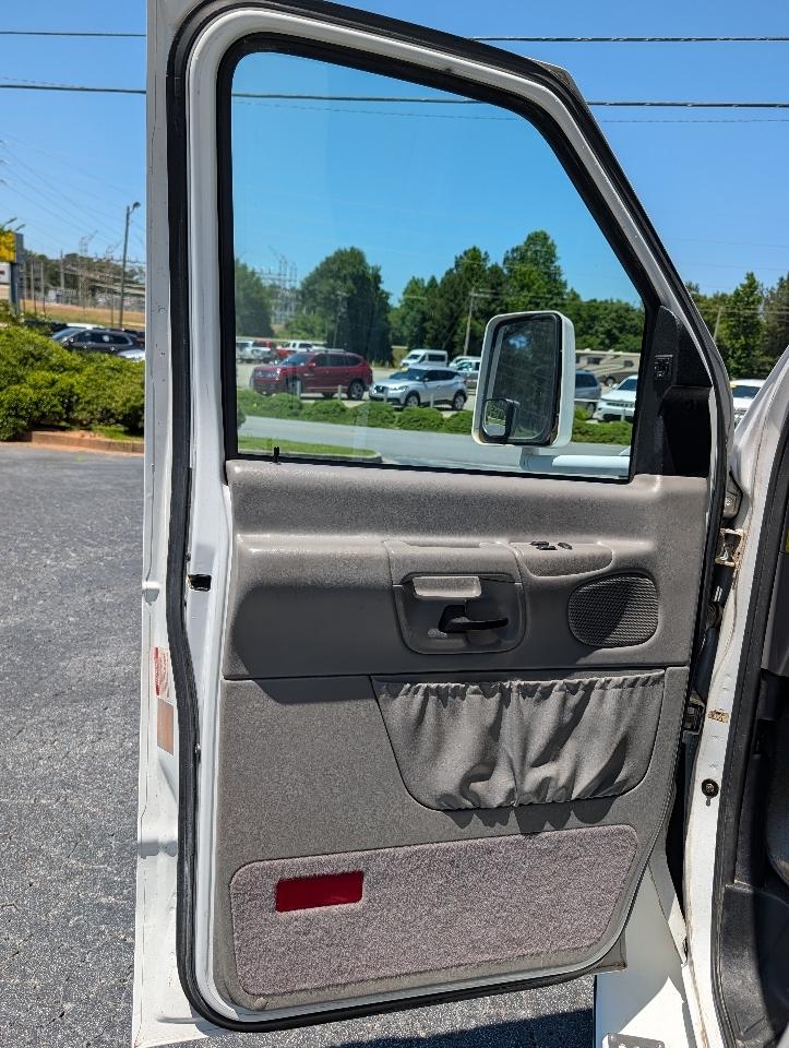Ford Econoline 138" WB DRW 1998