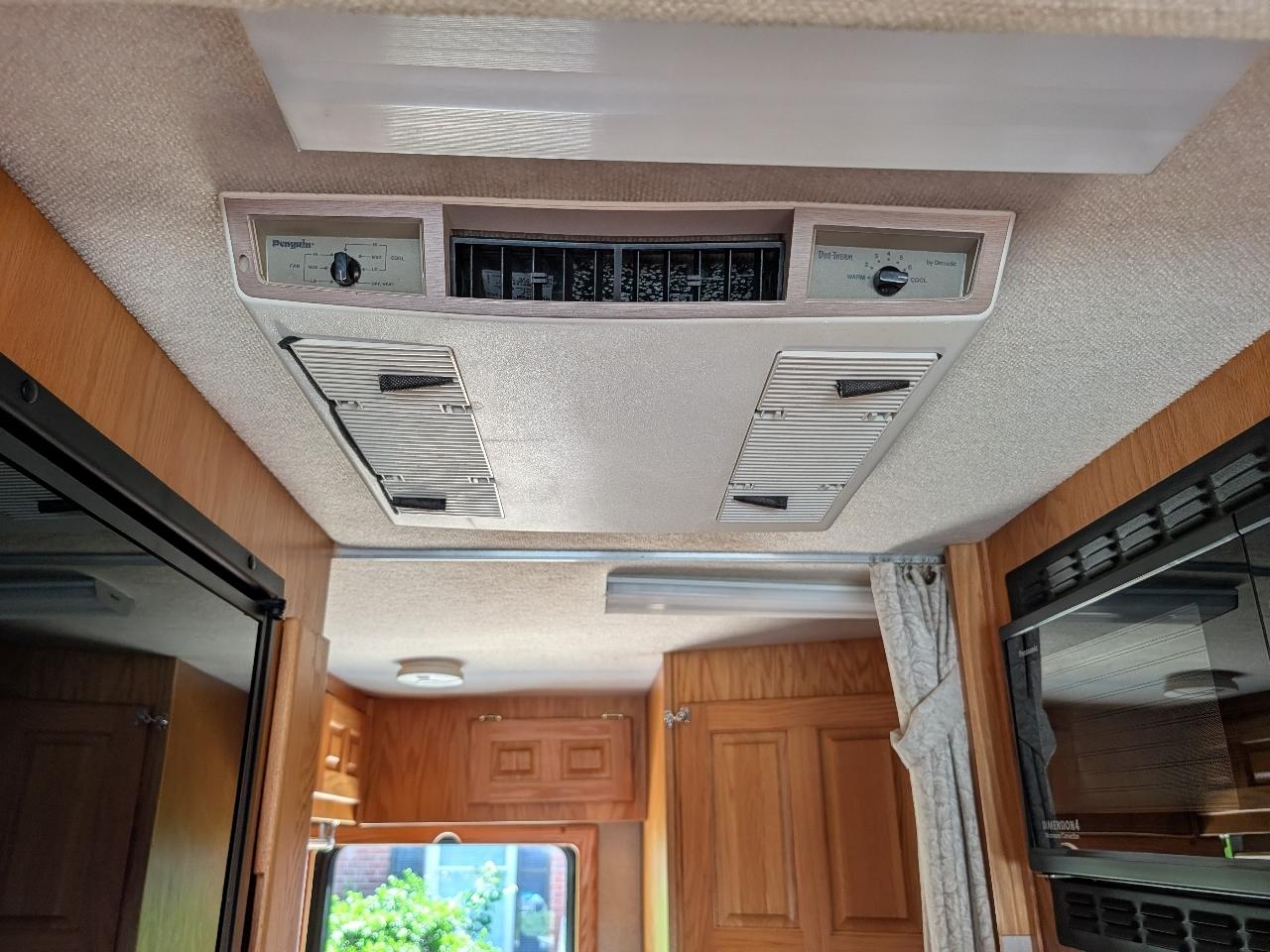 Ford Econoline 138" WB DRW 1998