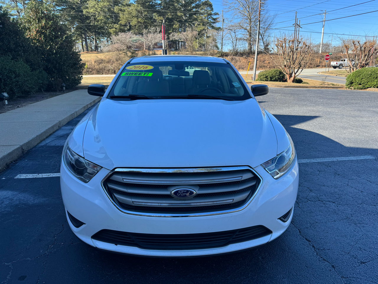 Ford Taurus 4dr Sdn SE FWD 2016