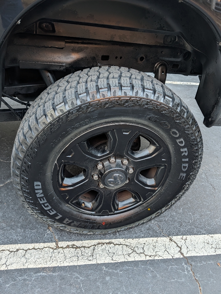 RAM 2500 4WD Mega Cab 160.5" Big Horn 2015