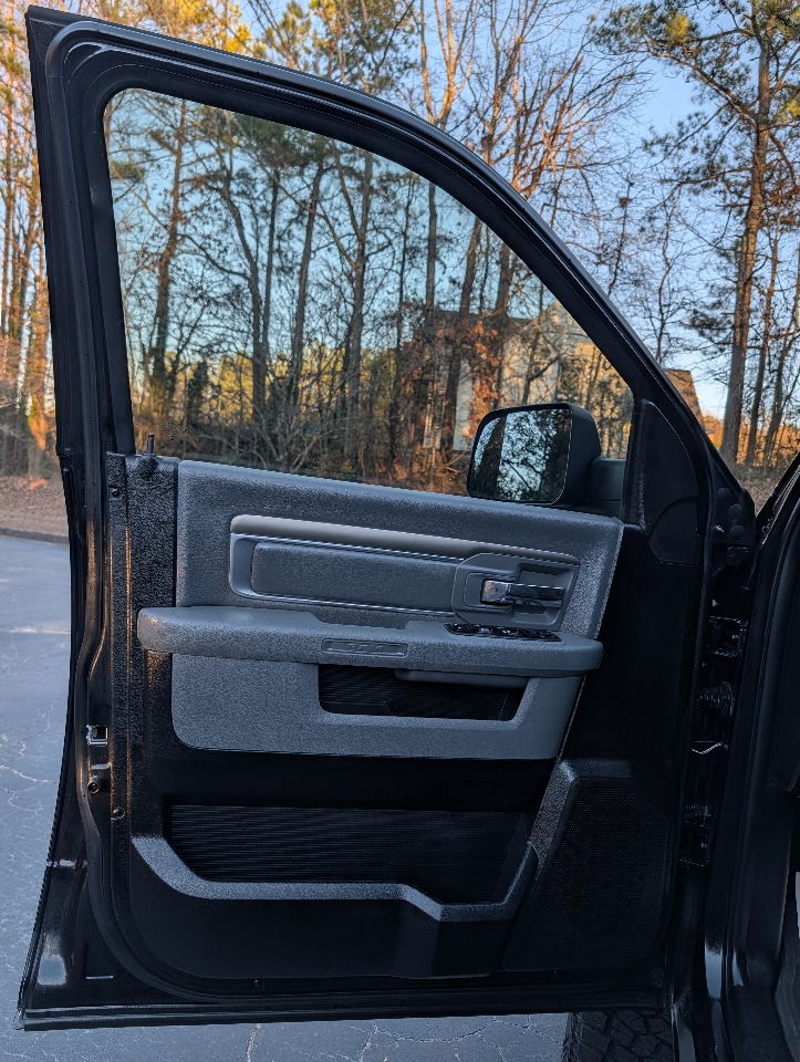 RAM 2500 4WD Mega Cab 160.5" Big Horn 2015