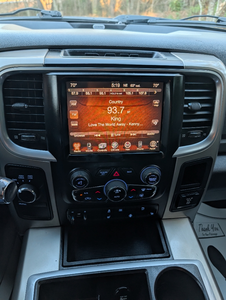 RAM 2500 4WD Mega Cab 160.5" Big Horn 2015