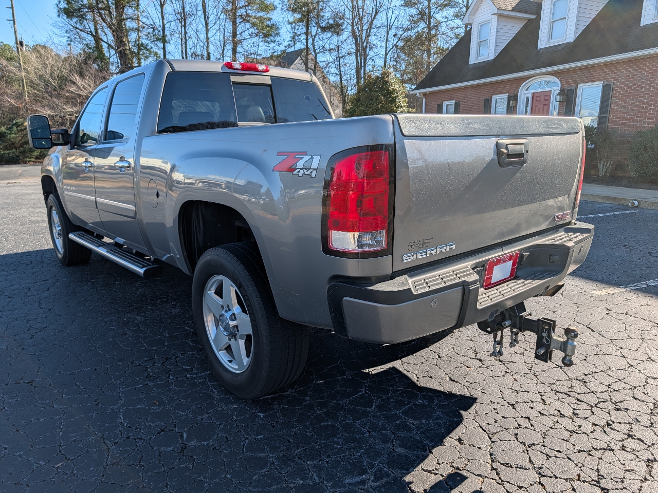 GMC Sierra 2500HD 4WD Crew Cab 153.7" Denali 2013