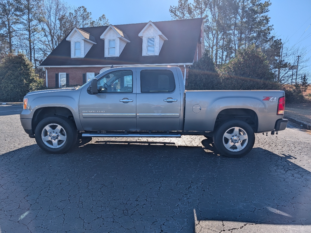 GMC Sierra 2500HD 4WD Crew Cab 153.7" Denali 2013