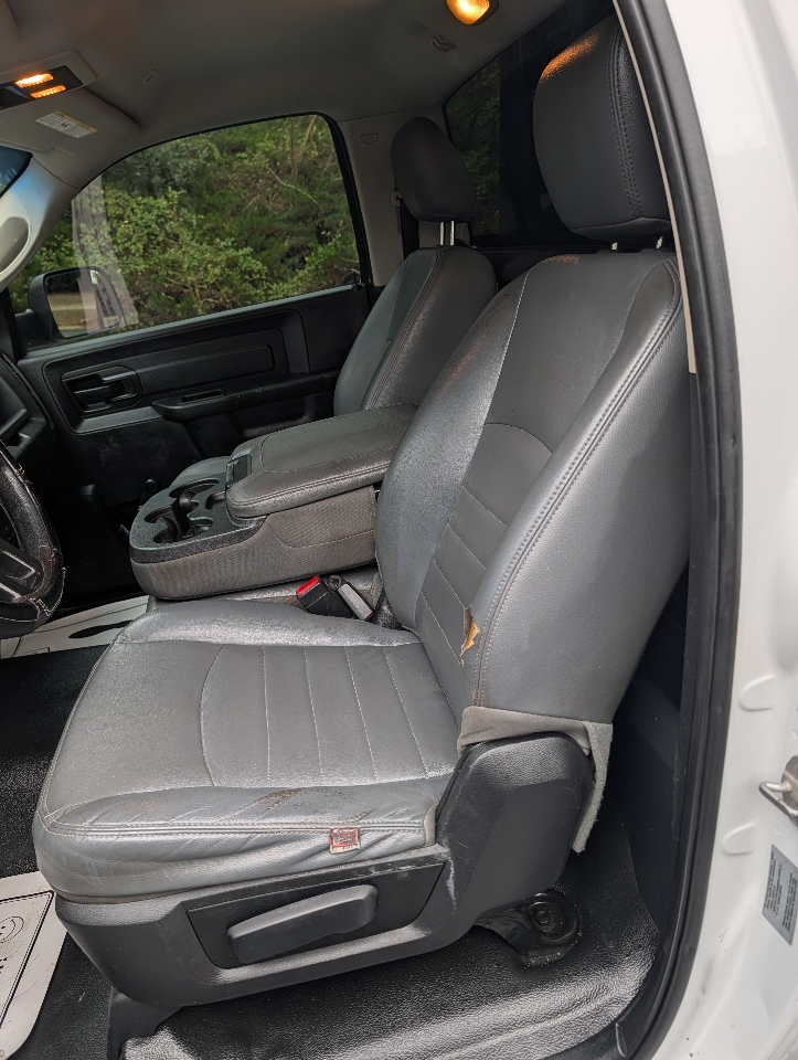 RAM 3500 Chassis Cab Tradesman 4WD Reg Cab 84" CA 167.5" WB 2017