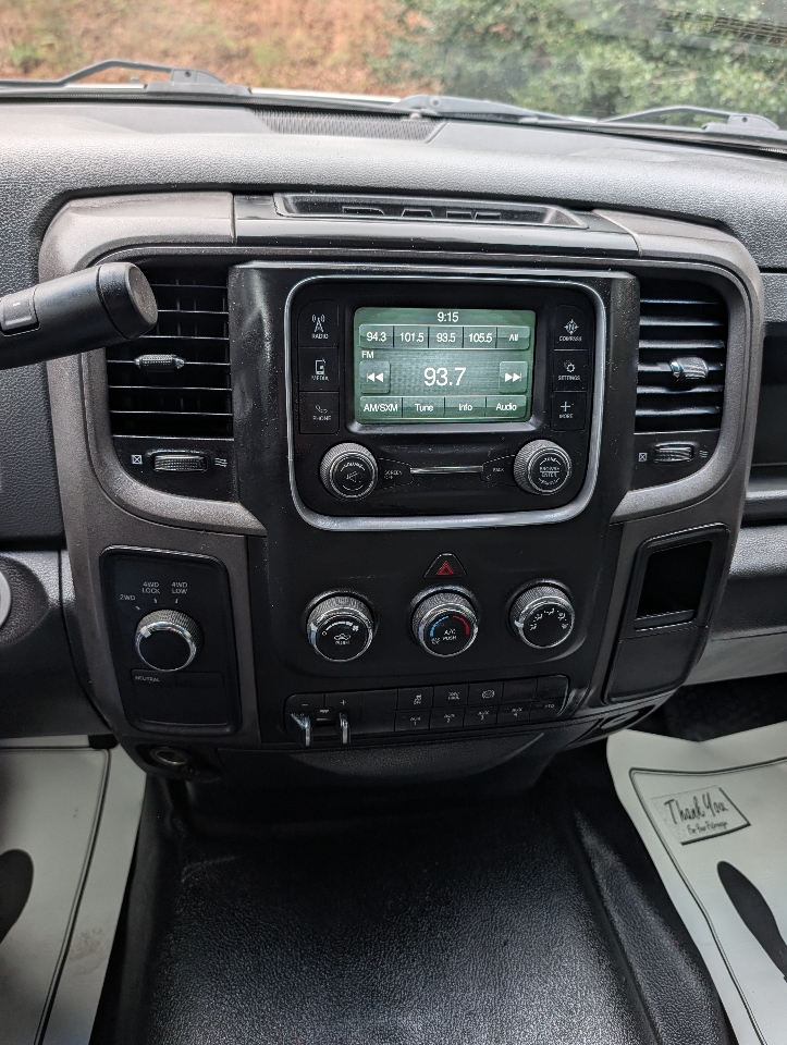 RAM 3500 Chassis Cab Tradesman 4WD Reg Cab 84" CA 167.5" WB 2017