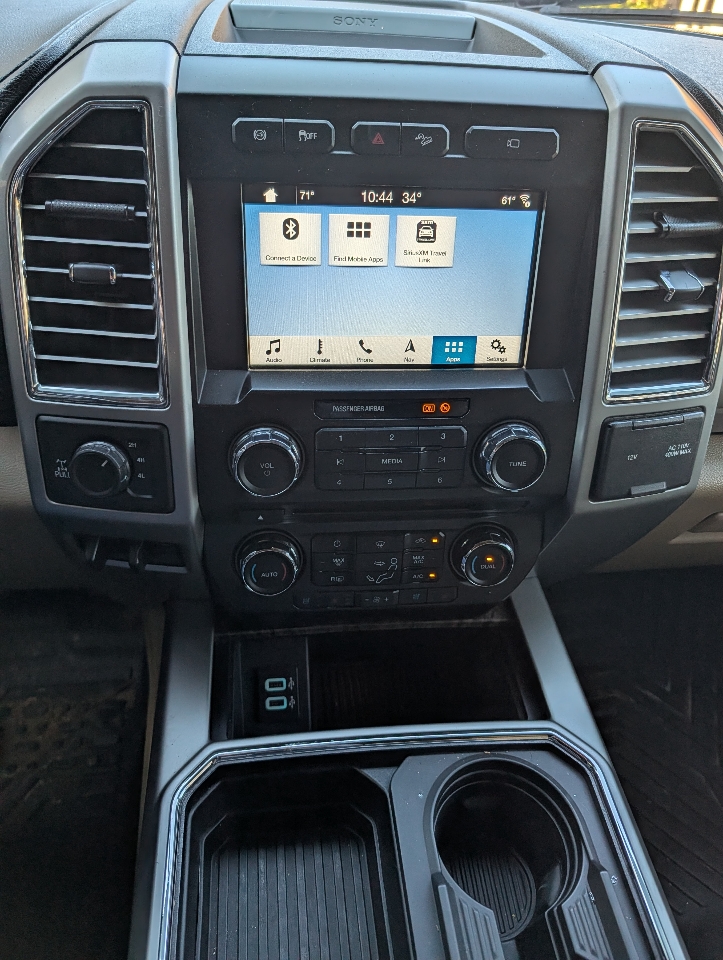 Ford Super Duty F-250 SRW King Ranch 4WD Crew Cab 8' Box 2017