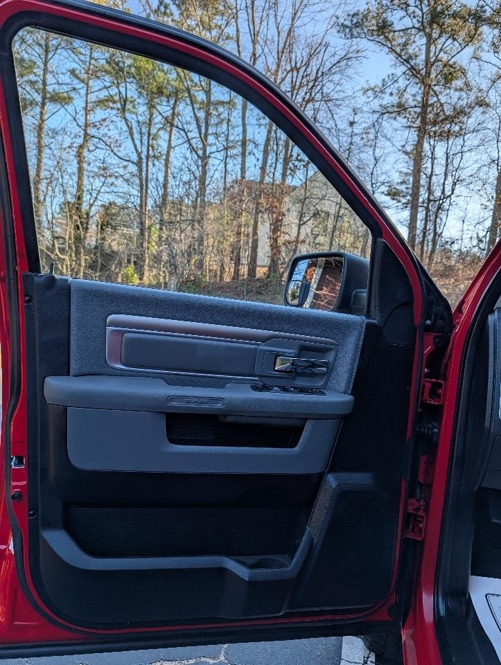 RAM 1500 2WD Quad Cab 140.5" SLT 2013