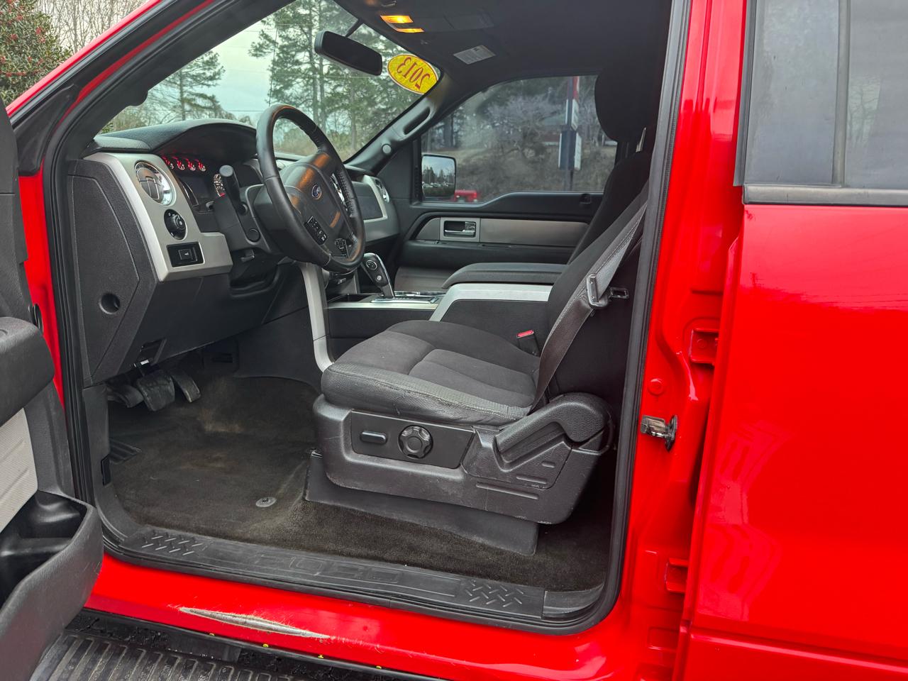 Ford F-150 4WD SuperCrew 145" Platinum 2013