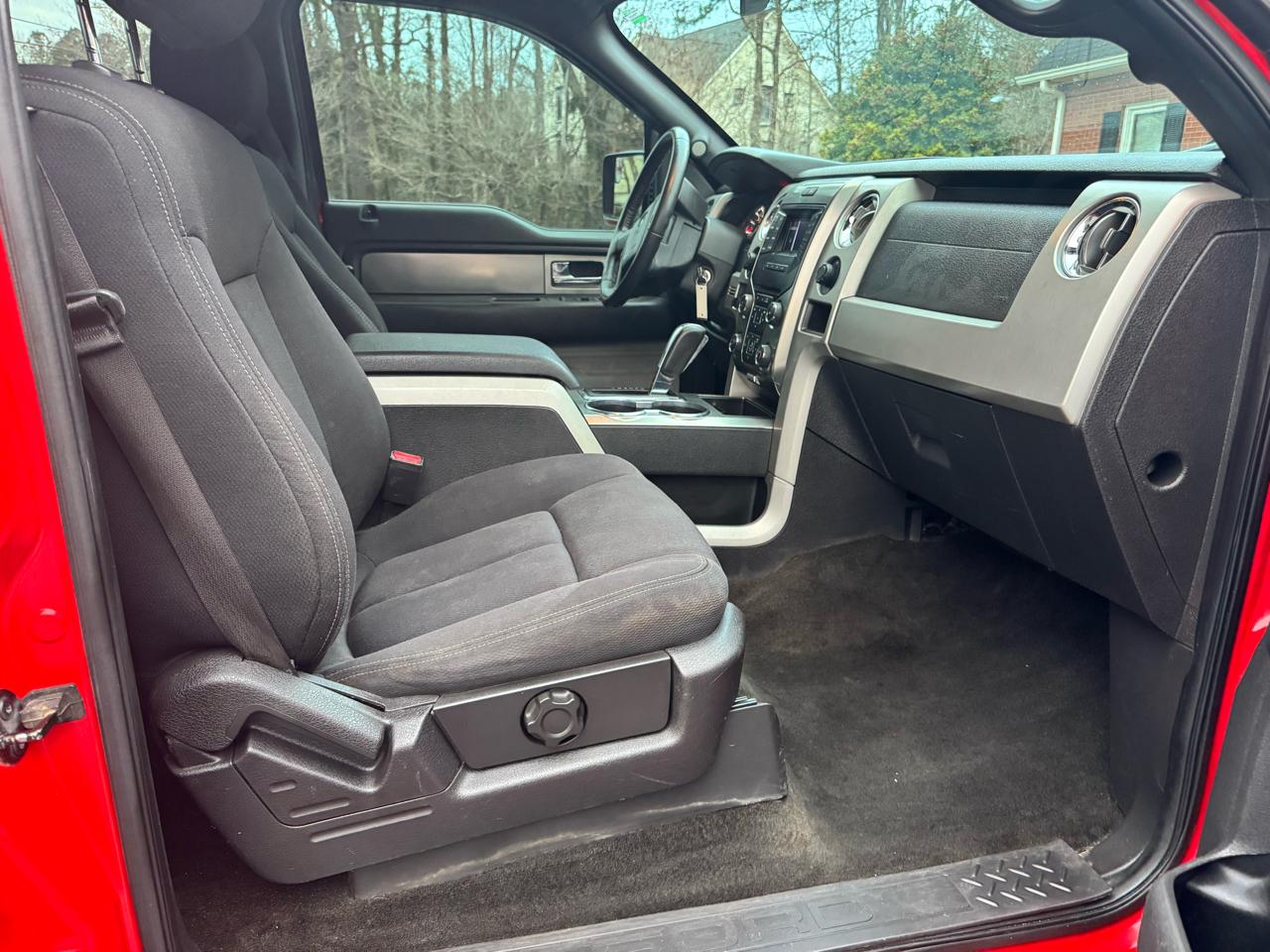 Ford F-150 4WD SuperCrew 145" Platinum 2013