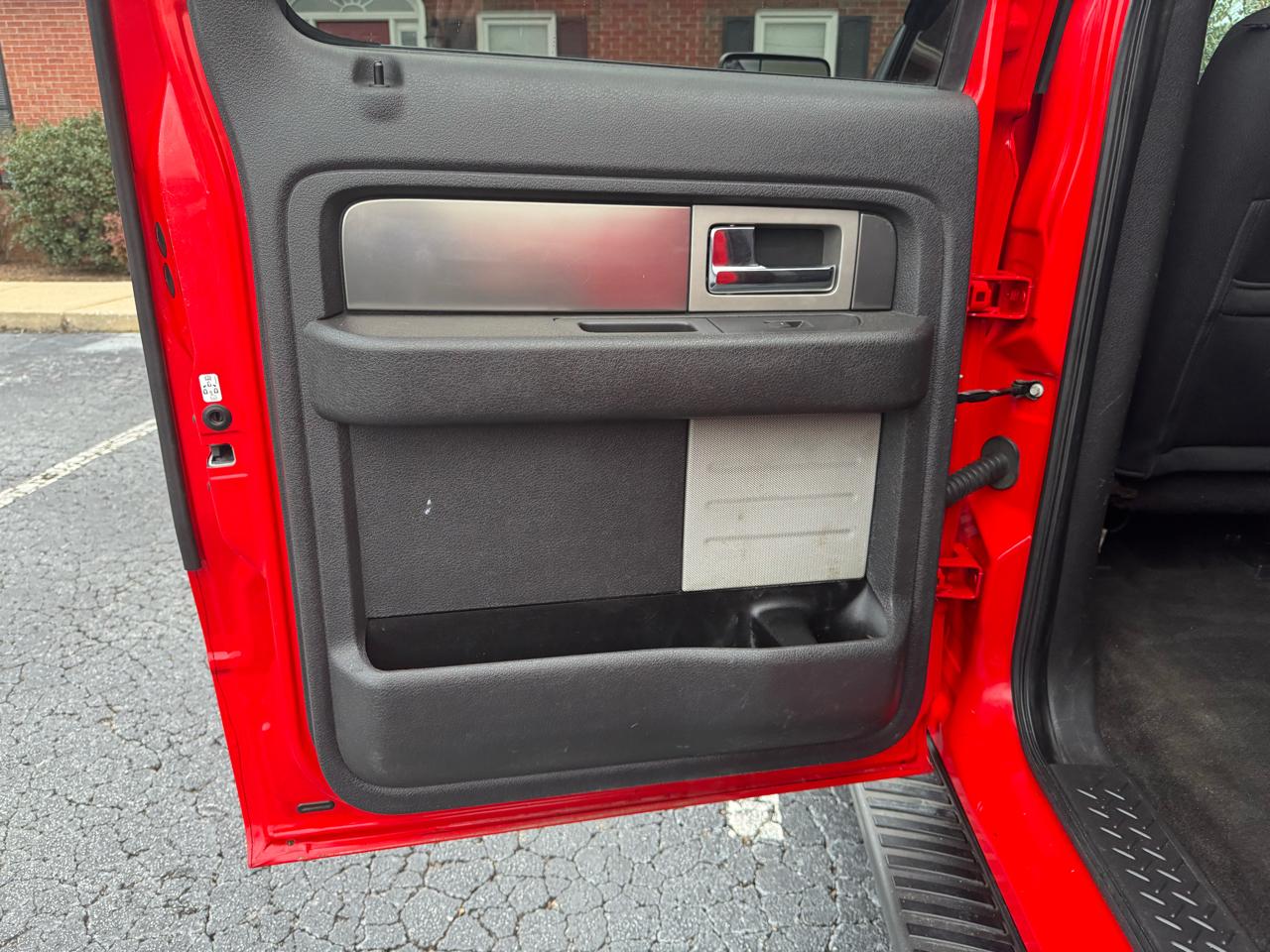 Ford F-150 4WD SuperCrew 145" Platinum 2013